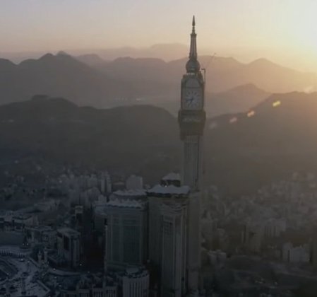 3° lugar: Abraj Al Bait - País em que foi construído: Arábia Saudita - Ano: 2012 - Altura: 601 metros
