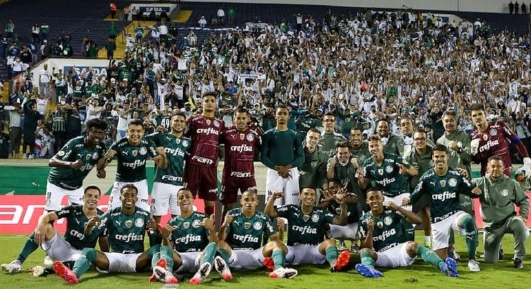 Campeão brasileiro de 2023, Palmeiras fatura mais de R$ 653 milhões com  premiações na era Abel Ferreira - Máquina do Esporte