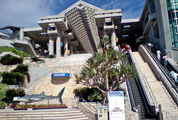 3º lugar - Okinawa Churaumi Aquarium - Fica na cidade de Okinawa, no Japão. Inaugurado em 2002. 