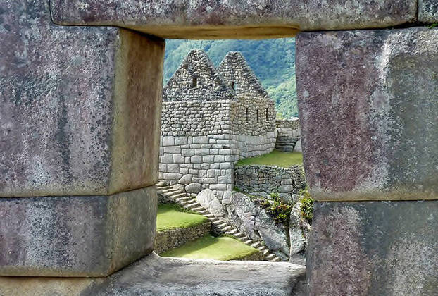 30% da estrutura original de Machu Picchu estão preservados.  O restante foi reconstruído. Mesmo assim, é possível ter noção do nível de desenvolvimento dos incas, inclusive os eficientes sistemas de irrigação e abastecimento de água 