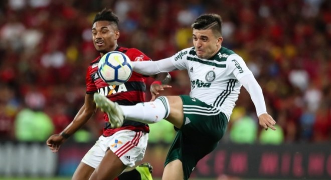31ª rodada - Palmeiras (63 pontos) -No confronto direto entre líder e vice-líder, Flamengo e Palmeiras empataram por 1 a 1, no Maracanã. O Verdão manteve quatro pontos de vant