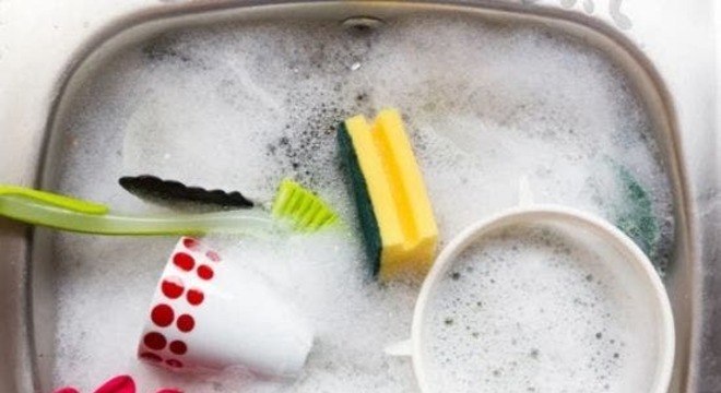 4 coisas para tornar a tarefa de lavar a louça menos pesada
