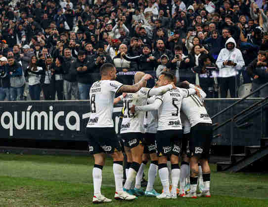 4º - Corinthians - Valor do elenco: 88,85 milhões de euros (aproximadamente R$ 495 milhões) - Número de jogadores no plantel: 28 atletas