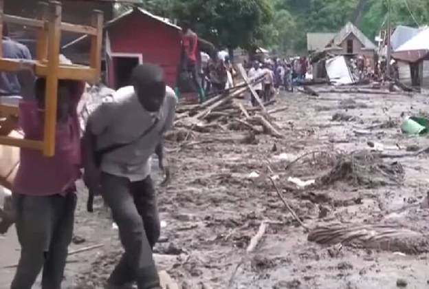 4 de maio: A República Democrática do Congo sofreu com uma sequência de enchentes e deslizamentos de terra por conta de fortes chuvas que atingiram o leste do país. Mais de 400 pessoas morreram.