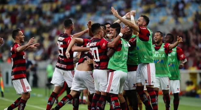 4) Flamengo - 34 jogos - 22 vitórias - 7 empates - 5 derrotas - 71,57% de aproveitamento