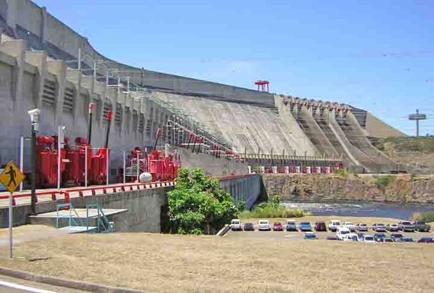 4º) Guri (Venezuela): Essa usina, que também é conhecida como Central Hidrelétrica Simón Bolívar, fica no Rio Caroni e foi terminada em 1986. 