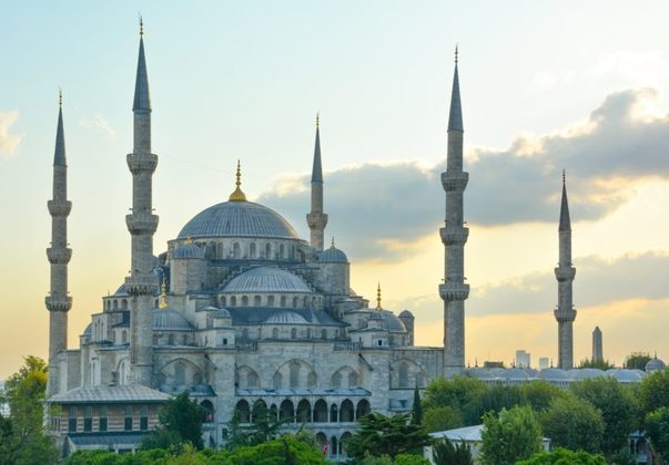 4. Istambul, Turquia (Instagram: 120,5 milhões de menções; TikTok: 44,1 bilhões) - A capital da Turquia é famosa por ter uma rica herança cultural, além de suas cores vibrantes e arquitetura inesquecível!