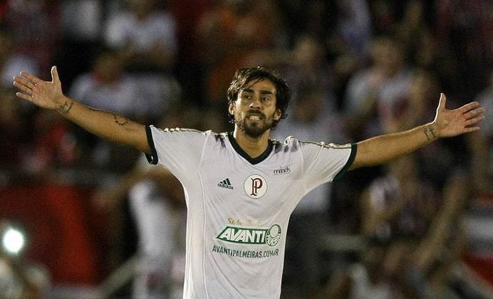 4) Jorge Valdivia - Chileno - jogou no Palmeiras (segunda passagem) entre 2010 e 2015 - marcou 17 gols