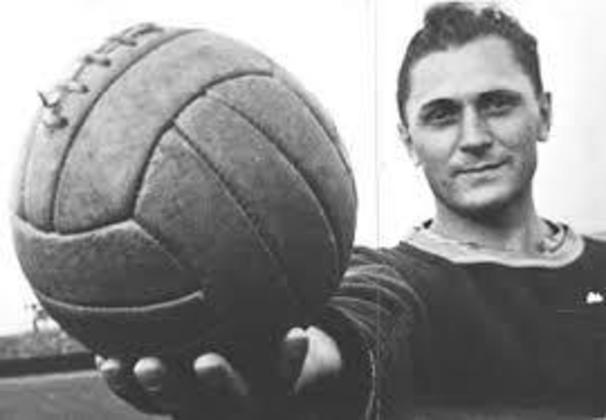 4º Josef Bican - 515 gols em ligas nacionais entre 1931 e 1955. Áustria (71), Tchecoslováquia e Bohemia-Moravia (444).