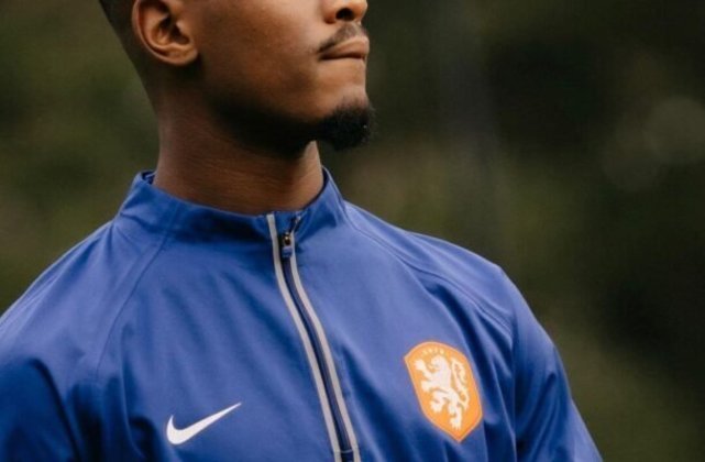 4º lugar: Jorrel Hato (Ajax, da Holanda) - Zagueiro holandês de 17 anos tem valor de mercado estimado em 22 milhões de euros (R$ 117,5 milhões). - Foto: Reprodução/Instagram