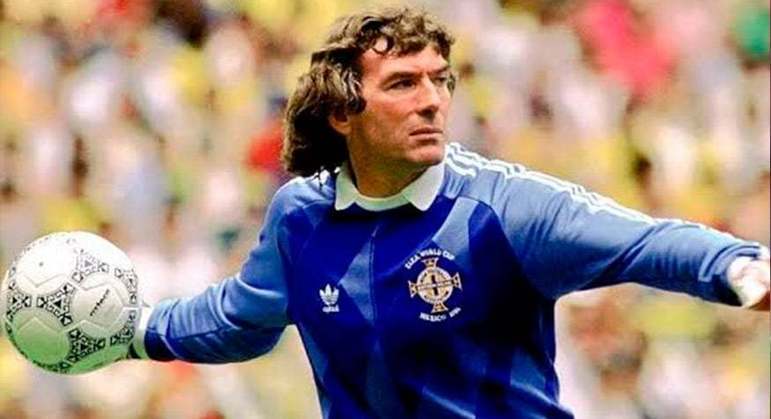 4º - Pat Jennings - Nacionalidade: norte-irlandês - Posição: goleiro - Edição que realizou a marca: Copa do Mundo 1986 - Idade: 41 anos