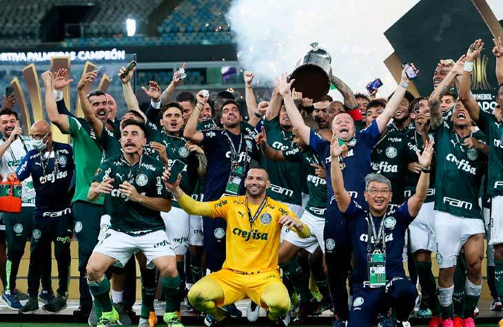 Portal R7.com on X: Fim de jogo! Palmeiras reverte a vantagem tricolor,  faz 4x0 e conquista o título do Campeonato Paulista ⚽️🏆  #FinalPaulistãoNaRecord  / X