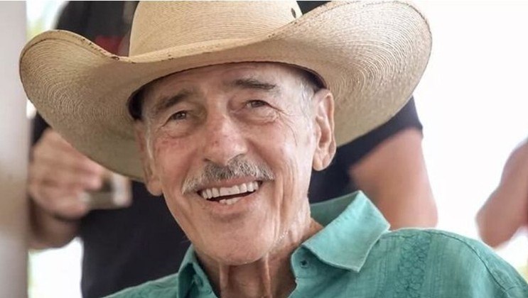4/4 - Andrés Garcia - Um dos maiores nomes da TV e do cinema mexicanos, morreu aos 81 anos em decorrência de uma cirrose hepática. 
