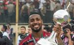 5º: Gerson - Zagueiro - 24 anos - Último clube: Flamengo - Destino: Olympique de Marselha - Valor do negócio: 25 milhões de euros ( aproximadamente R$ 148,27 milhões)