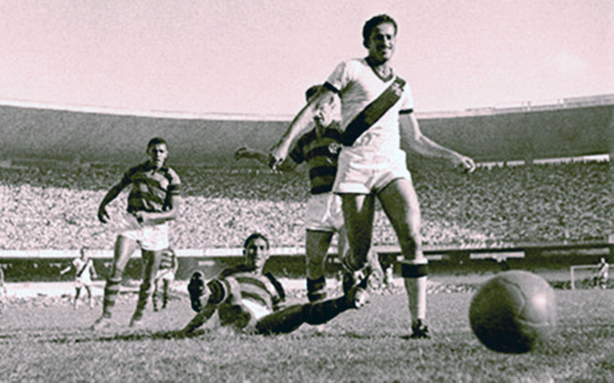 5º - Ipojucan. Defendeu o Vasco de 1944 a 1953 e marcou 225 gols.