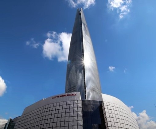 5° lugar: Lotte World Tower - País em que foi construído: Coreia do Sul - Ano: 2016 - Altura: 554,5 metros