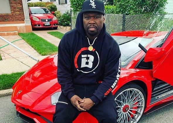 50 Cent - O rapper americano publicou nas redes sociais que sua Ferrari enguiçou e teve que ser rebocada. Para a marca, esse tipo de publicação causa repercussão negativa.