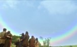 Anos depois do dilúvio, Deus afirma que nunca mais irá amaldiçoar a Terra e todos que nela habitam. Para simbolizar essa aliança com Noé, seus filhos e seus descentes, Deus forma um belo arco-íris!