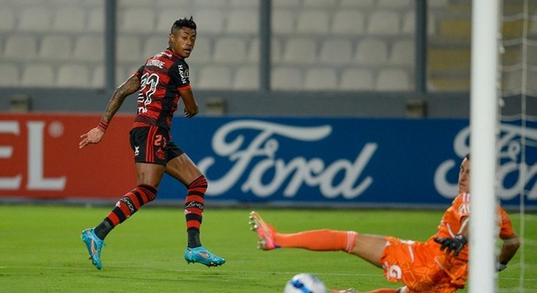 5/4/22 - Sporting Cristal 0x2 Flamengo, no Estádio Nacional de Lima, no Peru (fase de grupos da Libertadores 2022).