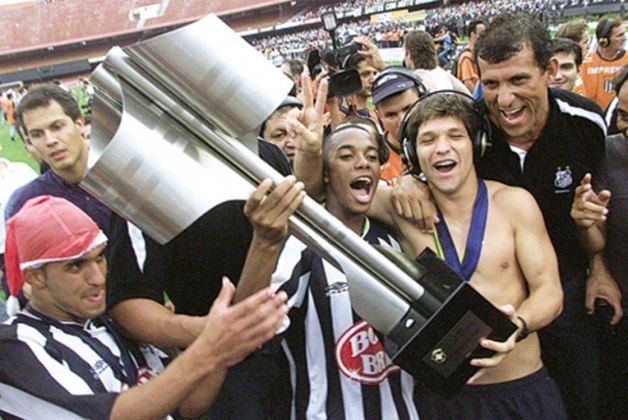 6º - Santos de 2002 - 12 pontos.