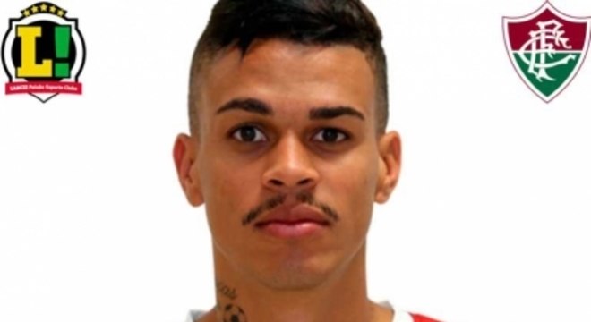 6,0 - Richard - Fez uma partida na média. Tomou um cartão em um lance que não havia necessidade, mas, no geral, cumpriu o papel.