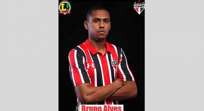 6,5 - Bruno Alves - Atuação bem parecida com a do seu companheiro de zaga: vacilou no mesmo lance, mas foi bem nas outras vezes que a Chape atacou.