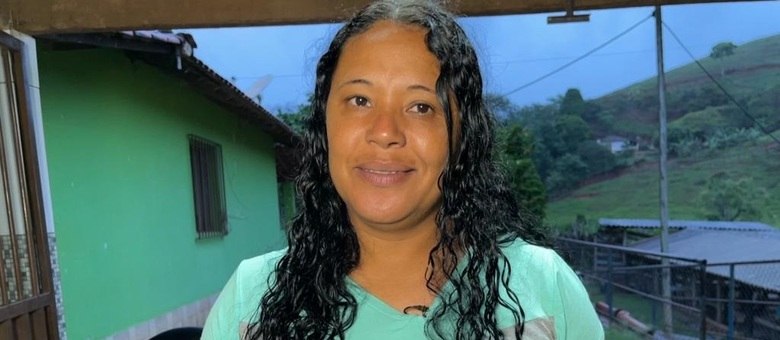 Moradora de Santa Cruz do Escalvado (MG) se afundou em dívidas após rompimento (Pablo Nascimento / R7)