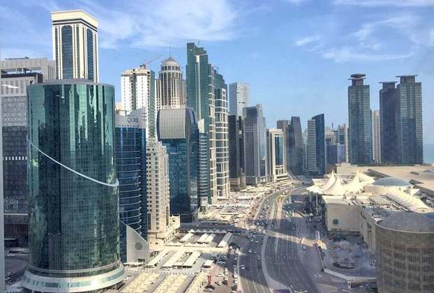 7º) Doha (Qatar) - A cidade que recebeu uma multidão de turistas durante a Copa do Qatar patina na avaliação dos visitantes fora do Mundial. Apenas 13% mencionaram boa receptividade na capital qatari. 