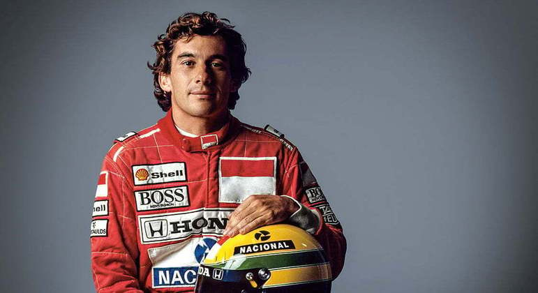Mundo do esporte presta homenagens a Ayrton Senna, lenda do automobilismo
