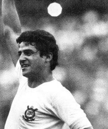 7º Vaguinho (1971 a 1981) - 551 Jogos e 110 gols - O atacante  soma 7 canecos com a camisa do Timão, incluindo os Paulistas de 1977  (fim do jejum) e 1979.