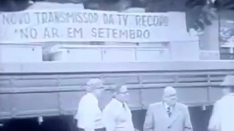 A transformação do cassino na sede de TVO antigo Cassino e boate, localizado na Rua Miruna, 713, começou a se transformar na sede de emissora antes mesmo da inauguração da pioneira no Brasil, a TV Tupi, em 1950
