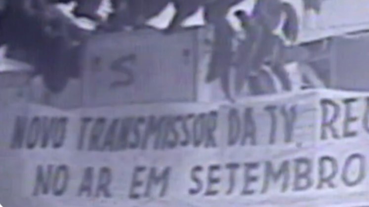 No arO início das transmissões da emissora estava marcado para o dia 7 de setembro de 1953. Além disso, o 7 também era o número escolhido para sintonizar o canal nas televisões brasileiras. Ou seja, há exatos 70 anos, a Record TV já estava no ar!