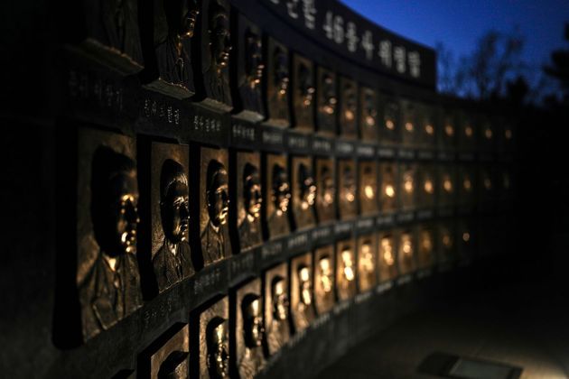 O memorial do incidente do naufrágio do Cheonan,na ilha Baengnyeong, na Coreia do Sul, 26 de março de 2023. Quarenta e seismarinheiros sul-coreanos morreram em 2010 quando seu navio de guerra, Cheonan,afundou após uma explosão. Os sul-coreanos afirmam que foi um ataque de torpedonorte-coreano
