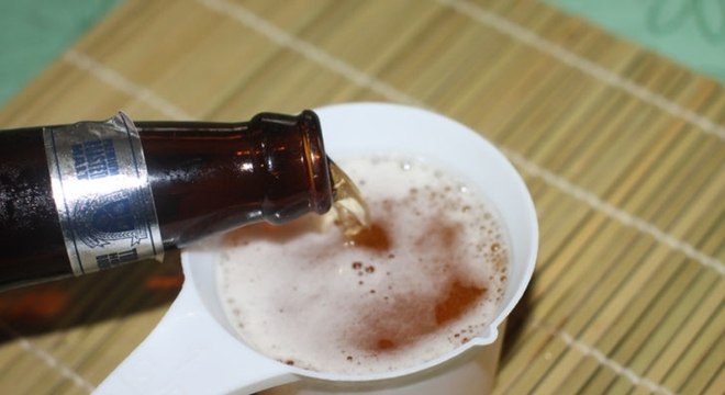 728px-Make-Beer-Shampoo-Step-1
