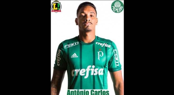 7,5 - Antonio Carlos - Ganhou praticamente todas as jogadas aéreas na zaga palmeirense. Além disso, quando saiu da área, levou vantagem. Salvou gol certo.