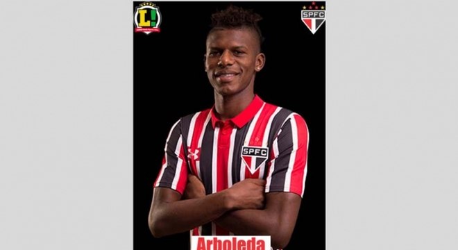 7,5 - Arboleda - Vacilou em apenas um lance ao deixar Wellington Paulista livre para chutar. Ganhou todas as outras disputas por baixo e pelo alto.