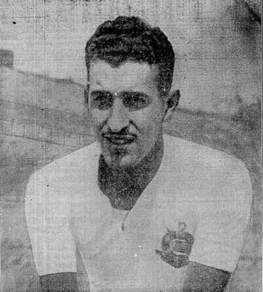 8º Claudio (1945 a 1957)  - 550 jogos e 305 gols.  Foram 9 títulos conquistados pelo atacante, os principais: Paulistão de 1951, 1952 e 1954. Uma curiosidade: jamais foi reserva em sua passagem pelo Corinthians. Morreu em 1º de maio de 2005, com 77 anos.