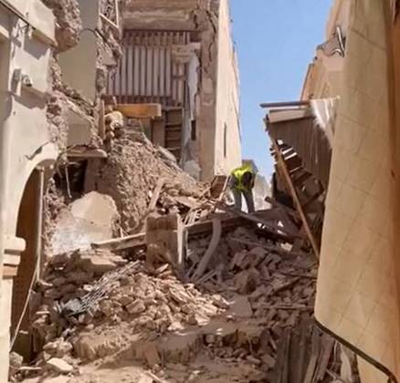 8 de setembro: Um terremoto de escala 6,8 atingiu o Marrocos, resultando em mais de 2.800 mortes. O tremor, que durou cerca de 15 segundos, causou danos desde vilarejos nas montanhas do Atlas até a cidade histórica de Marrakesh.