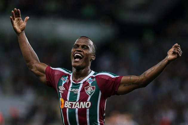 8 - Jhon Arias (Fluminense): 994 minutos jogados - 8 participações em gols