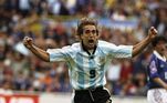8º lugar: Gabriel Batistuta (atacante - Argentina): 10 gols em Copas do Mundo - O atacante disputou três edições de mundiais, em 1994 (4 gols), 1998 (5 gols) e 2002 (1 gol). O jogador é o argentino com mais gols em Copas do Mundo.