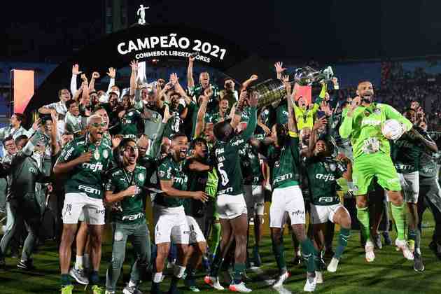8º lugar - Palmeiras: 13 títulos nesse século / Campeonato Paulista 2008, 2020 e 2022; Campeonato Brasileiro Série B 2002 e 2013; Copa do Brasil 2012, 2015 e 2020; Campeonato Brasileiro 2016 e 2018; Copa Libertadores 2020 e 2021 (foto) e Recopa Sul-Americana 2022.