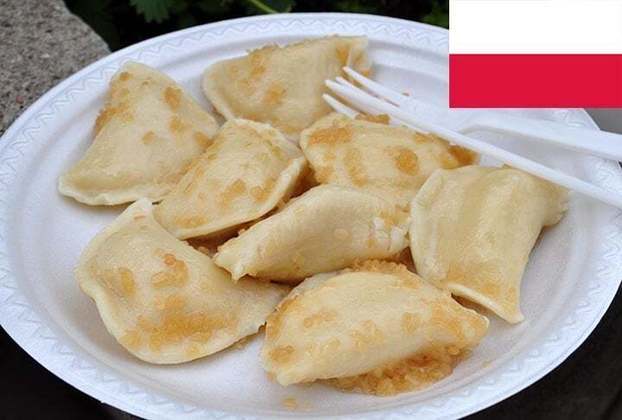 8º lugar - Pierogi (Polônia) -  Pastel cuja massa é cozida e depois assada ou frita, normalmente na manteiga com cebolas. Recheado com batata, chucrute, carne moída, queijo ou frutas.