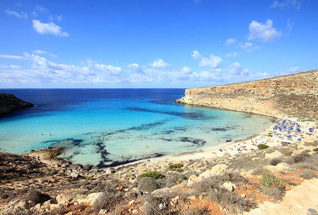 8 - Spiaggia dei Conigli —  Itália - Fica em Lampedusa, na Sicília, já perto da Tunísia. 