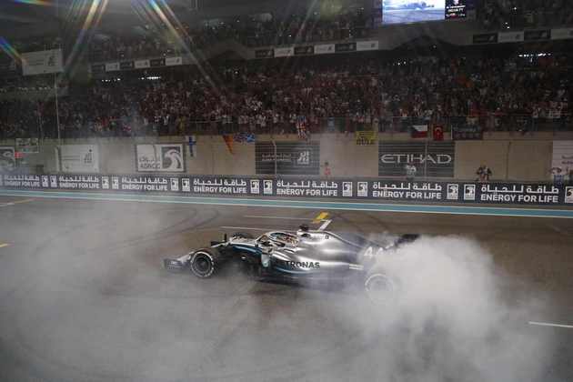 84 - A temporada do hexa de Hamilton terminou com um triunfo no monótono GP de Abu Dhabi 