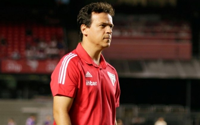 9°) Fernando Diniz - São Paulo - Jogos: 7 - Vitórias: 3 - Empates: 3 - Derrotas: 1 - Aproveitamento: 57,14%