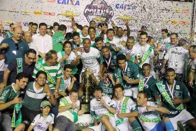 9º lugar - Goiás: 13 títulos nesse século / Campeonato Goiano 2002, 2003, 2006, 2009, 2012, 2013, 2015, 2016 2017 e 2018; Copa Centro-Oeste 2001 e 2002; Campeonato Brasileiro Série B 2012 (foto)