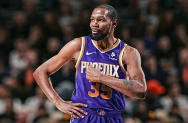 9º lugar: Kevin Durant (Estados Unidos) - O jogador de basquete do Phoenix Suns, na NBA, faturou 86,9 milhões de dólares (R$ 433 milhões na cotação atual) em 2023. - Foto: Divulgação NBA