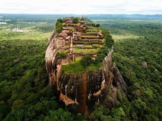 9. Sri Lanka (Instagram: 13,5 milhões de menções; TikTok: 16,4 bilhões) - É conhecido por ser um destino rico em cultura e belezas naturais.