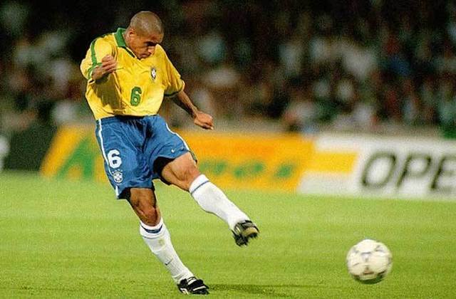 90ª posição: Roberto Carlos - brasileiro