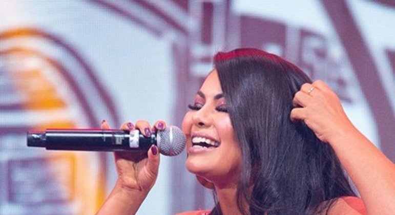 An examination of Paulinha Abelha's kidneys showed that she was seriously injured, which ended in death on 2/23 of this year.  And slimming pills may have worsened the singer's condition. 